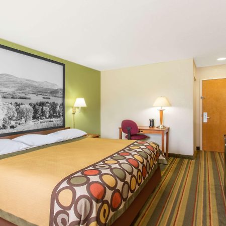 Hotel Super 8 By Wyndham Bedford Extérieur photo