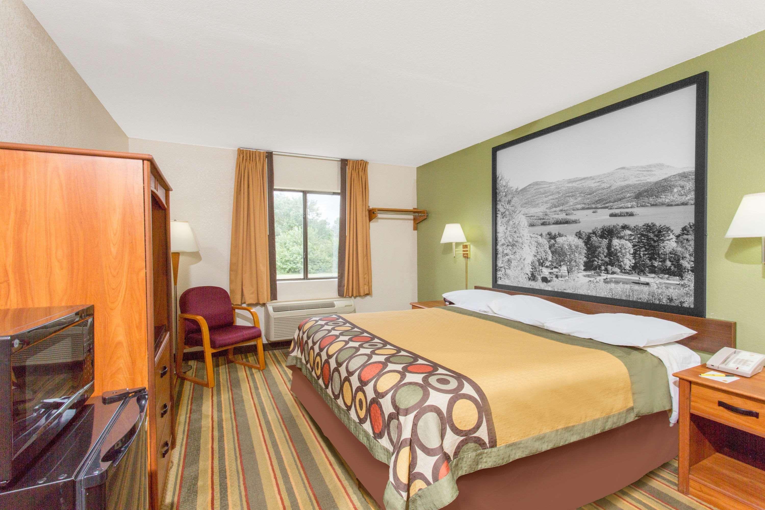 Hotel Super 8 By Wyndham Bedford Extérieur photo