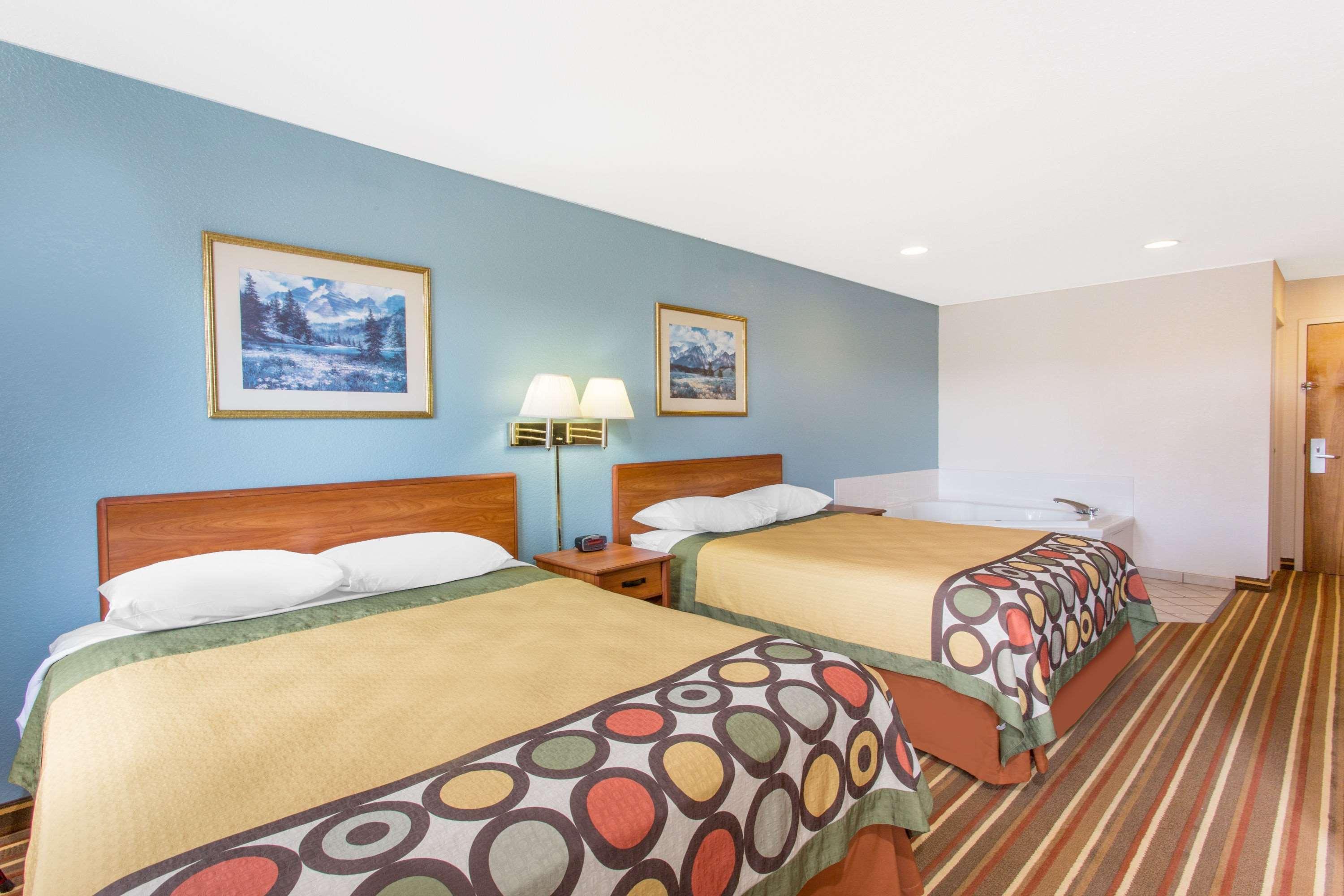 Hotel Super 8 By Wyndham Bedford Extérieur photo